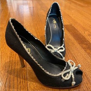MIA Marbella Peep toe Pumps